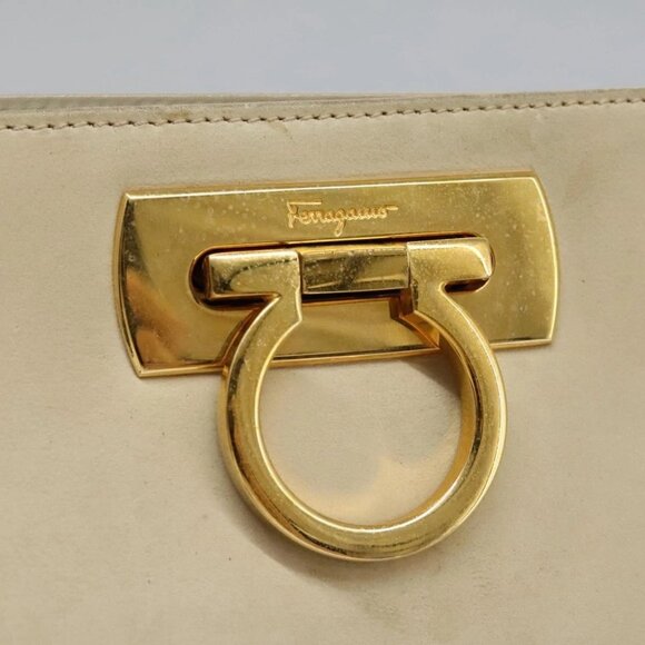 Salvatore Ferragamo Gancini Chain Shoulder Bag Suede Beige Gold Auth MY113 - Picture 11 of 16